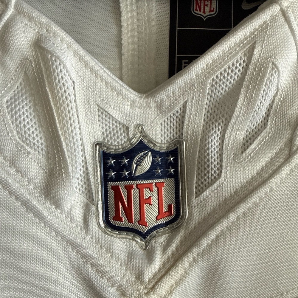 Nike White and Navy Men's Jersey - Picture 5 of 6